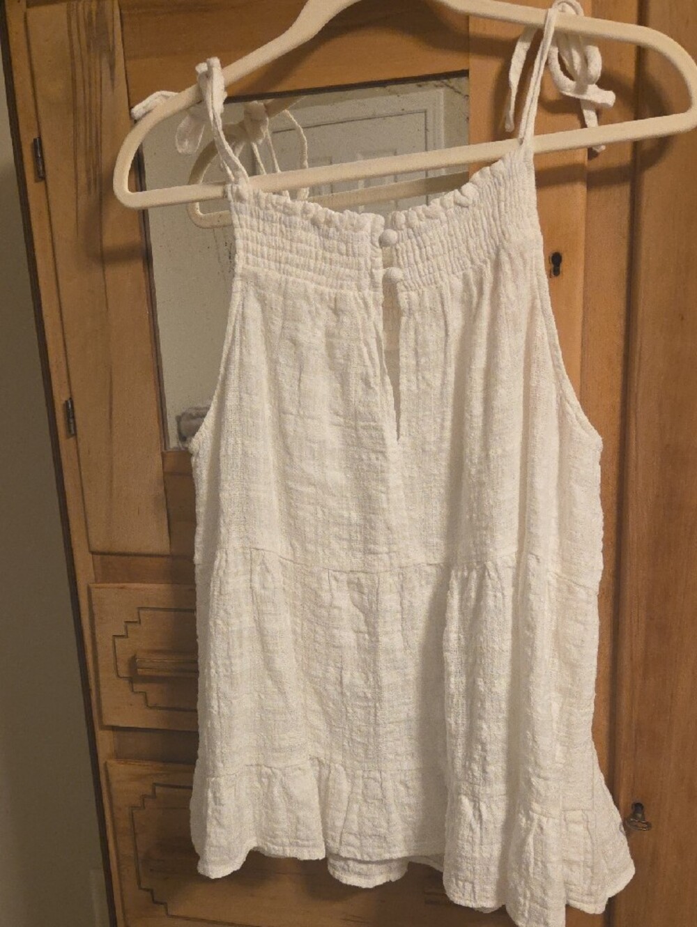 Women’s White Tie-Shoulder Gauze Tank Top - Picture 3 of 4